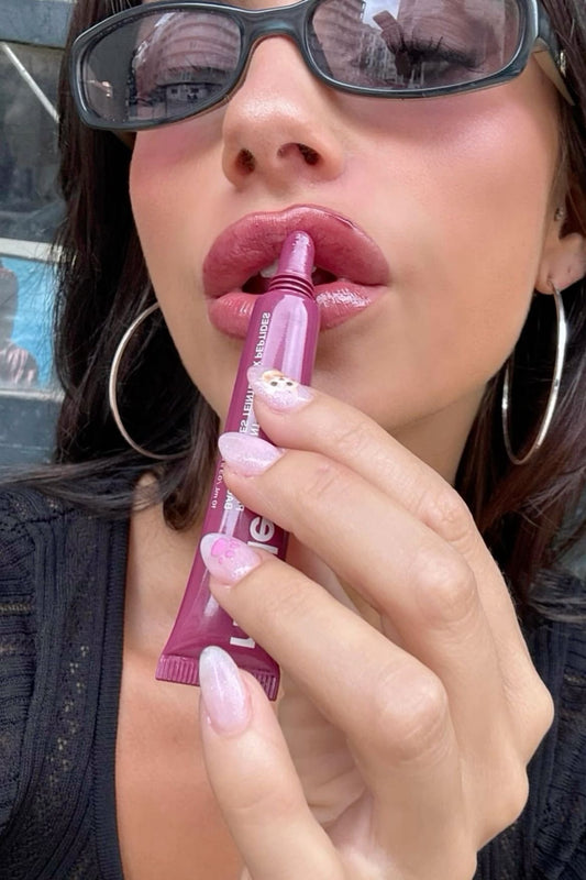 0Rhode lip