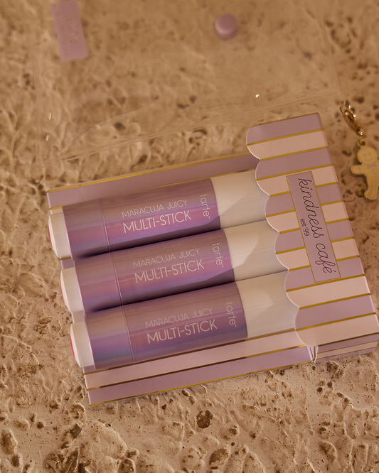 A juicy lip & cheek multi-stick that clicks up for swipe & go color. Gives that sunburnt, over-blushed look with zero effort 3 shades kit