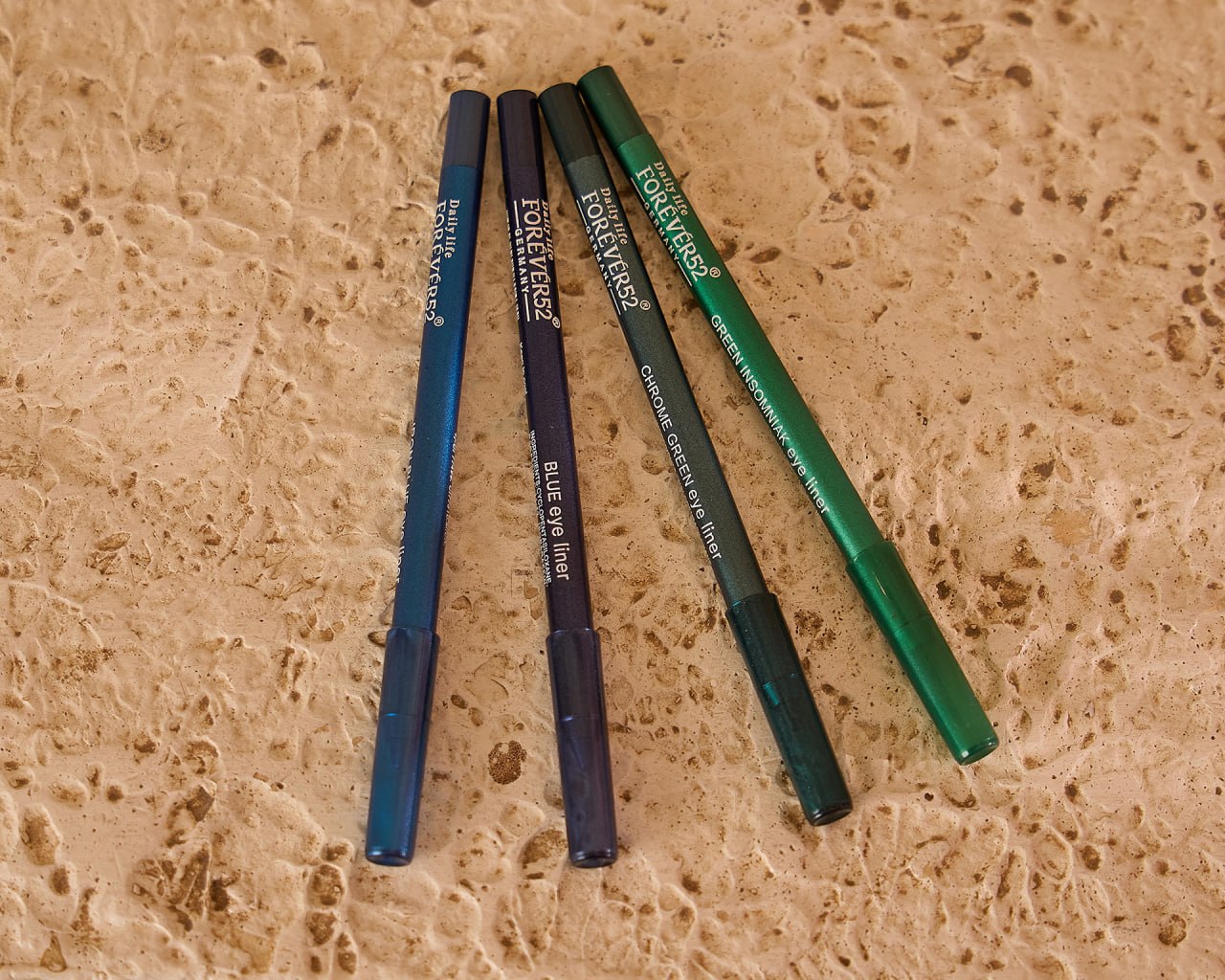 Forever52 kohl waterproof soft long lasting 4 shades light blue - dark blue - light green - dark green